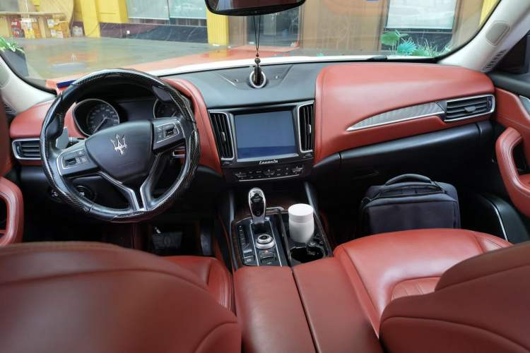 Used Maserati Levante 2018 3.0T Standard Edition Center Console