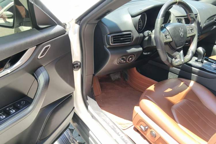 Used Maserati Levante 2018 3.0T Classic Edition Driver Seat