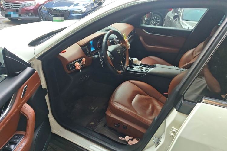 Used Maserati Levante 2018 3.0T Classic Edition Driver Seat