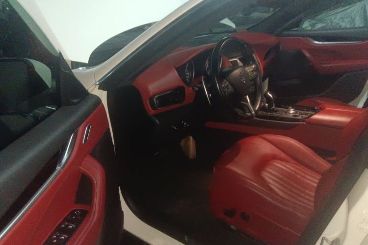 Used Maserati Levante 2018 3.0T Classic Edition Driver Seat