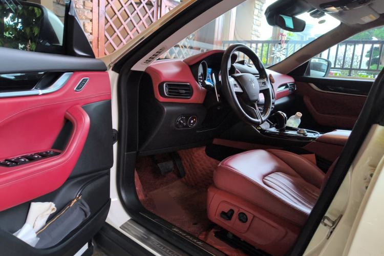 Used Maserati Levante 2018 3.0T Classic Edition Driver Seat