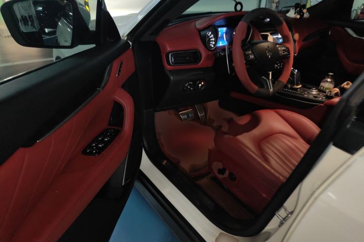 Used Maserati Levante 2018 3.0T Classic Edition Driver Seat