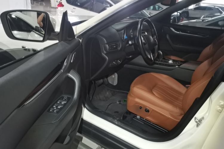 Used Maserati Levante 2018 3.0T Classic Edition Driver Seat
