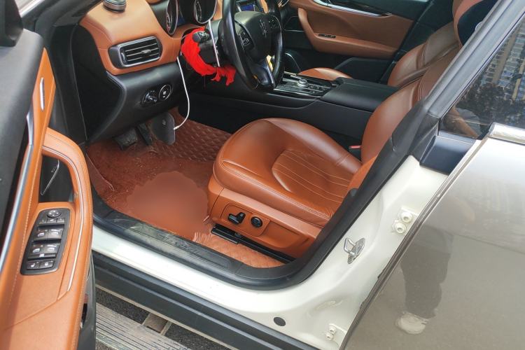 Used Maserati Levante 2018 3.0T Classic Edition Driver Seat