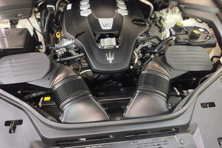 Used Maserati Levante 2018 3.0T Luxury Zegna Edition Engine Bay