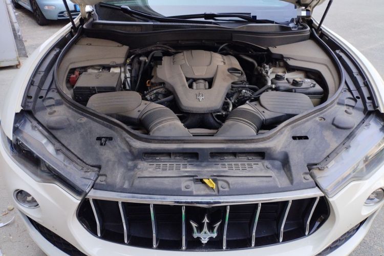 Used Maserati Levante 2018 3.0T Classic Edition Engine Bay