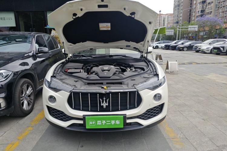 Used Maserati Levante 2018 3.0T Standard Edition Engine Bay