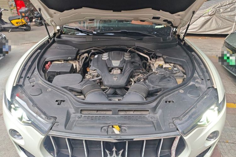 Used Maserati Levante 2018 3.0T Classic Edition Engine Bay