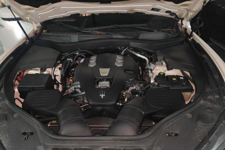 Used Maserati Levante 2018 3.0T Classic Edition Engine Bay