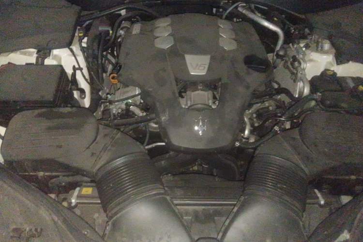 Used Maserati Levante 2018 3.0T Classic Edition Engine Bay