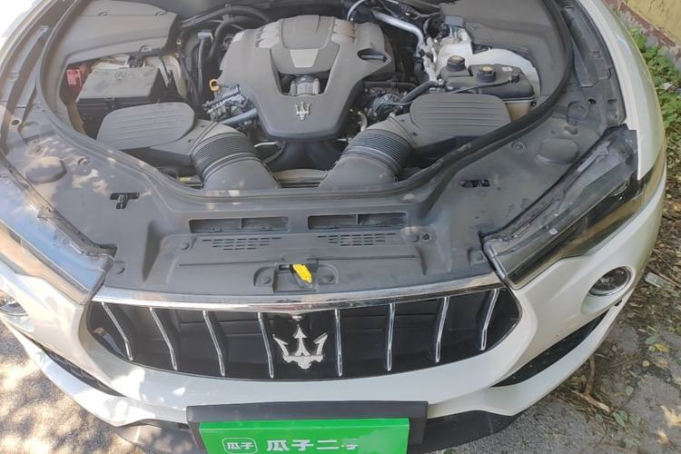 Used Maserati Levante 2018 3.0T Standard Edition Engine Bay