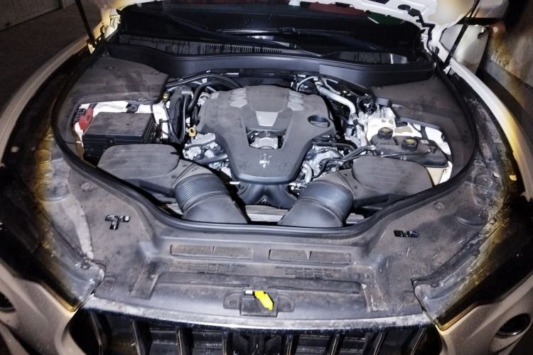 Used Maserati Levante 2018 3.0T Classic Edition Engine Bay