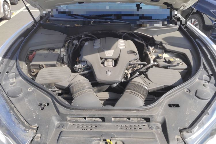 Used Maserati Levante 2018 3.0T Classic Edition Engine Bay