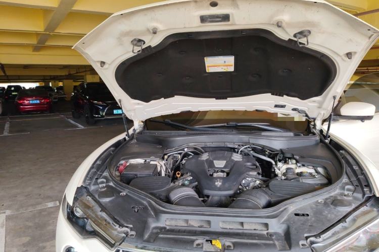 Used Maserati Levante 2018 3.0T Standard Edition Engine Bay