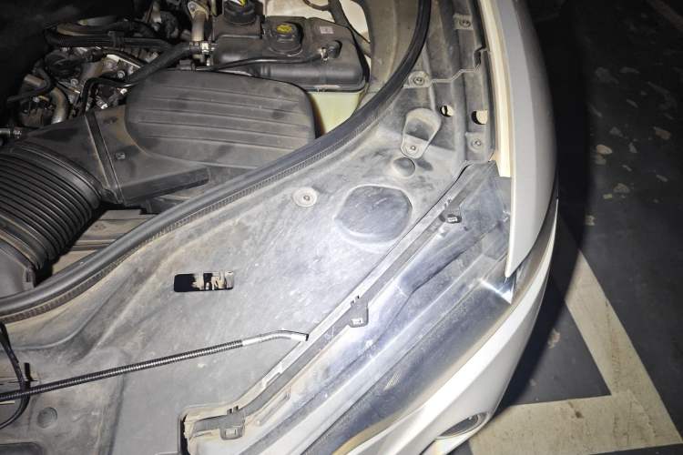 Used Maserati Levante 2018 3.0T Classic Edition Engine Bay Left