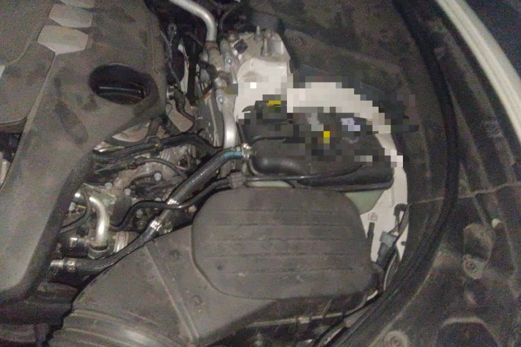 Used Maserati Levante 2018 3.0T Classic Edition Engine Bay Left