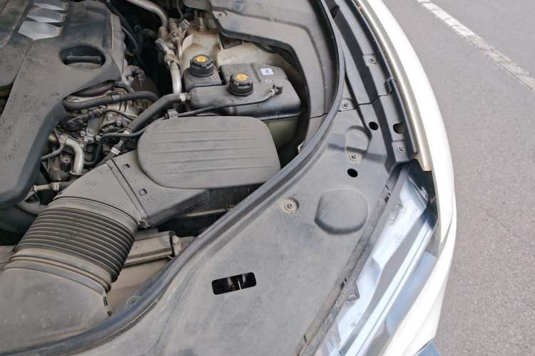 Used Maserati Levante 2018 3.0T Classic Edition Engine Bay Left