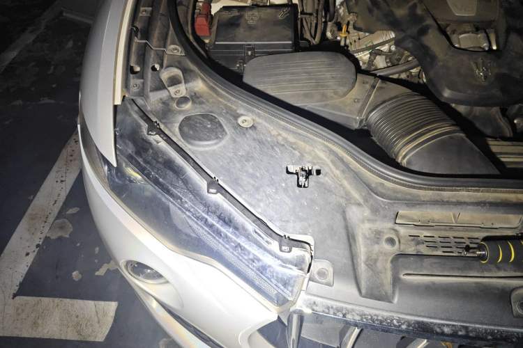 Used Maserati Levante 2018 3.0T Classic Edition Engine Bay Right