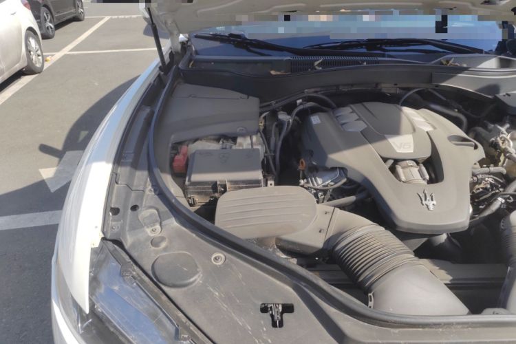 Used Maserati Levante 2018 3.0T Classic Edition Engine Bay Right