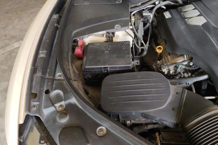 Used Maserati Levante 2018 3.0T Standard Edition Engine Bay Right