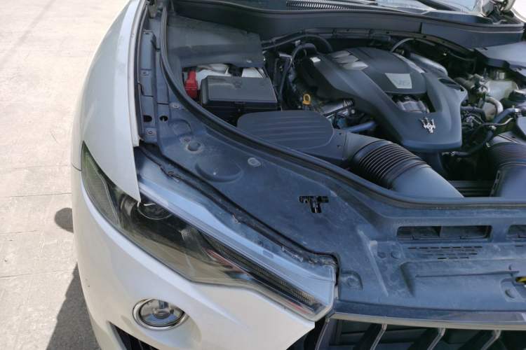 Used Maserati Levante 2018 3.0T Classic Edition Engine Bay Right