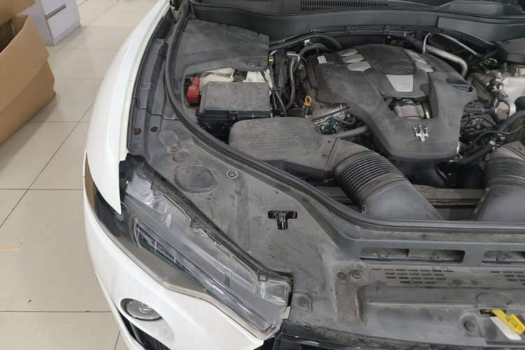 Used Maserati Levante 2018 3.0T Classic Edition Engine Bay Right