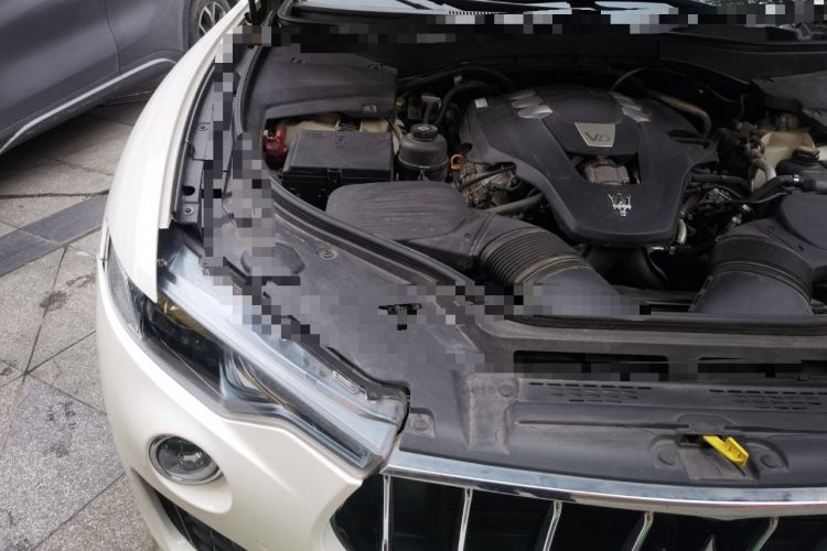 Used Maserati Levante 2018 3.0T Standard Edition Engine Bay Right