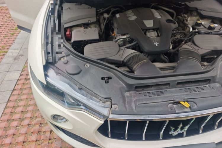 Used Maserati Levante 2018 3.0T Standard Edition Engine Bay Right