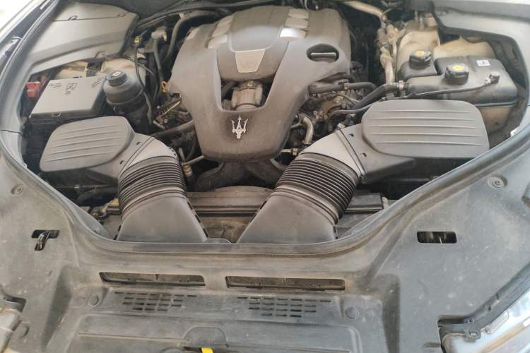 Used Maserati Levante 2018 3.0T Classic Edition Engine Bay