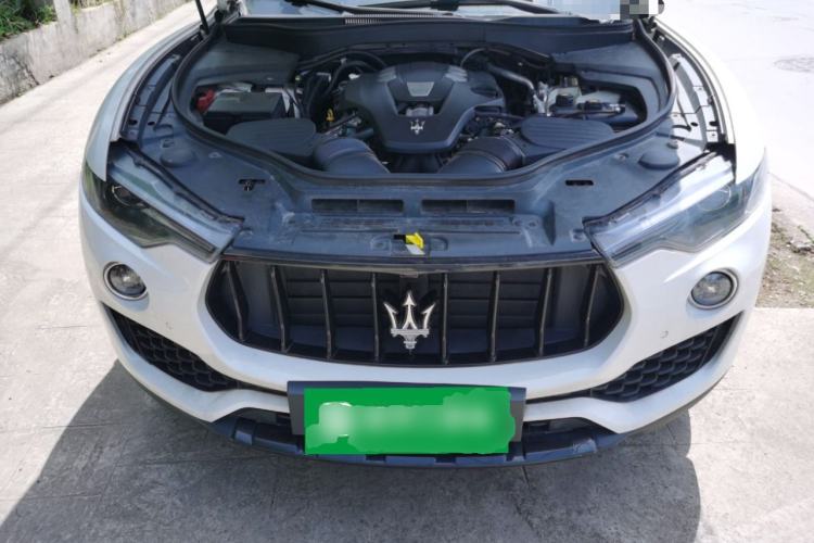 Used Maserati Levante 2018 3.0T Classic Edition Engine Bay