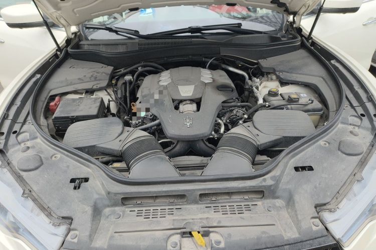 Used Maserati Levante  Engine Bay