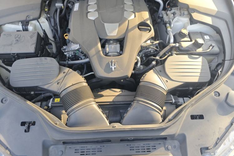Used Maserati Levante 2018 3.0T Standard Edition Engine Bay
