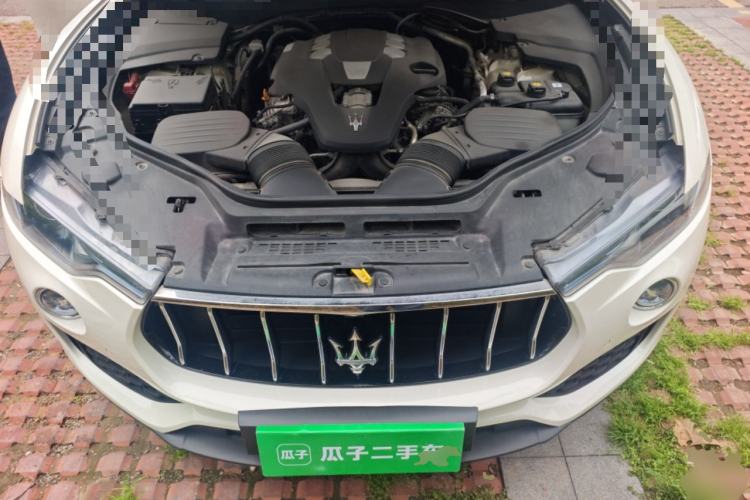 Used Maserati Levante 2018 3.0T Standard Edition Engine Bay