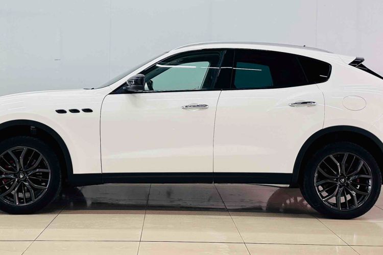 Used Maserati Levante 2018 3.0T Standard Edition Exterior 2