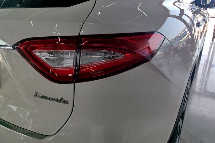 Used Maserati Levante 2018 3.0T Standard Edition Exterior 3