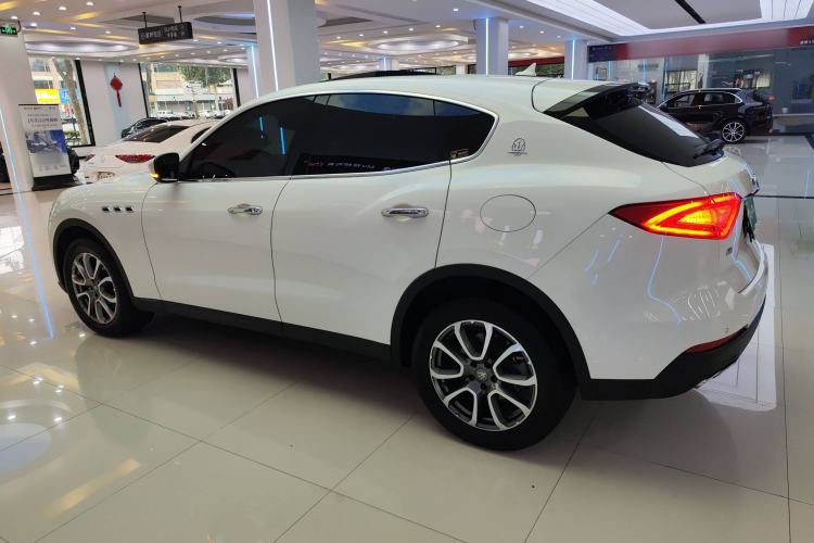 Used Maserati Levante 2018 3.0T Standard Edition Exterior 3