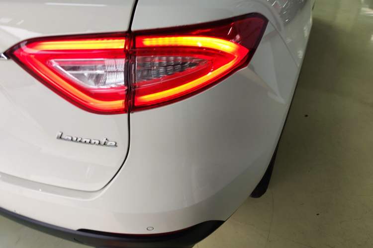 Used Maserati Levante 2018 3.0T Standard Edition Exterior 6