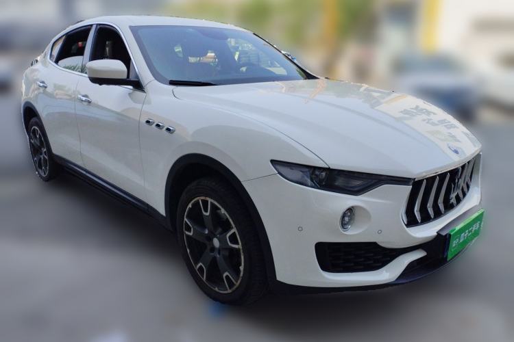 Used Maserati Levante 2018 3.0T Classic Edition Front Right 45 Deg