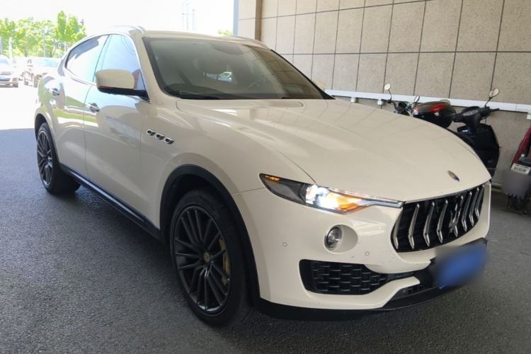 Used Maserati Levante 2018 3.0T Classic Edition Front Right 45 Deg