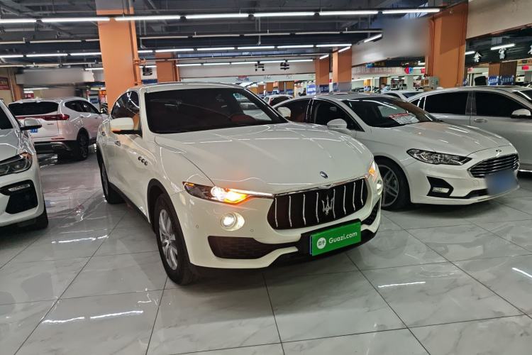 Used Maserati Levante 2018 3.0T Classic Edition Front Right 45 Deg