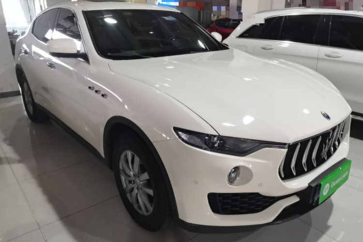 Used Maserati Levante 2018 3.0T Classic Edition Front Right 45 Deg