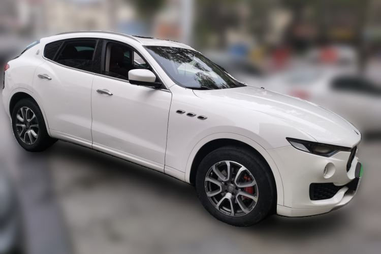 Used Maserati Levante 2018 3.0T Standard Edition Front Right 45 Deg