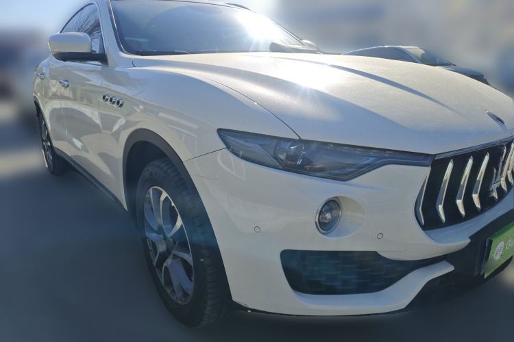 Used Maserati Levante 2018 3.0T Standard Edition Front Right 45 Deg