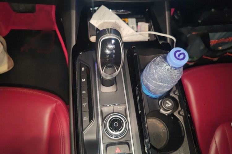 Used Maserati Levante 2018 3.0T Standard Edition Gear Lever