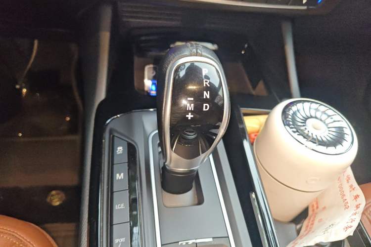 Used Maserati Levante 2018 3.0T Classic Edition Gear Lever