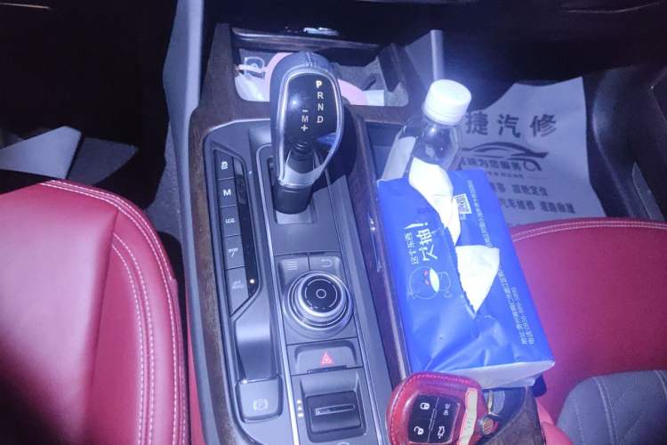Used Maserati Levante 2018 3.0T Luxury Zegna Edition Gear Lever