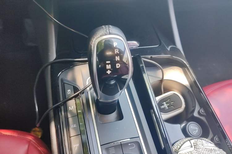 Used Maserati Levante 2018 3.0T Standard Edition Gear Lever