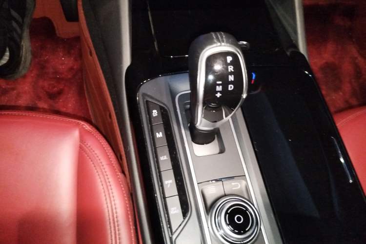 Used Maserati Levante 2018 3.0T Classic Edition Gear Lever
