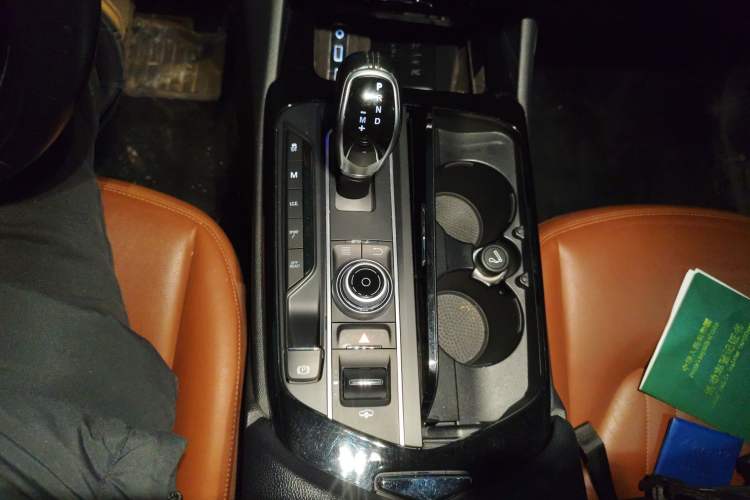 Used Maserati Levante 2018 3.0T Standard Edition Gear Lever