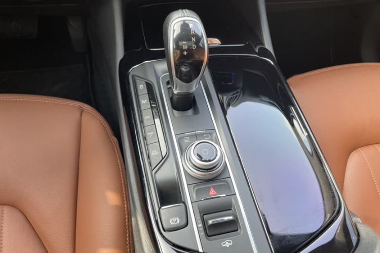 Used Maserati Levante 2018 3.0T Classic Edition Gear Lever